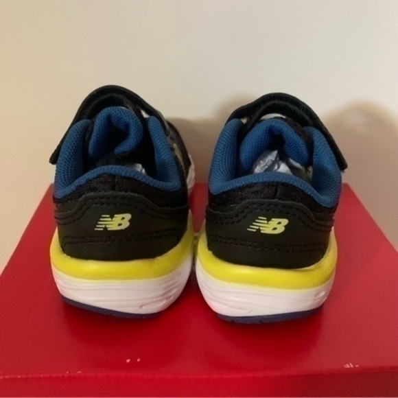 NIB. NEW BALANCE Kids’ 680 Athletic Sneaker - Picture 4 of 7